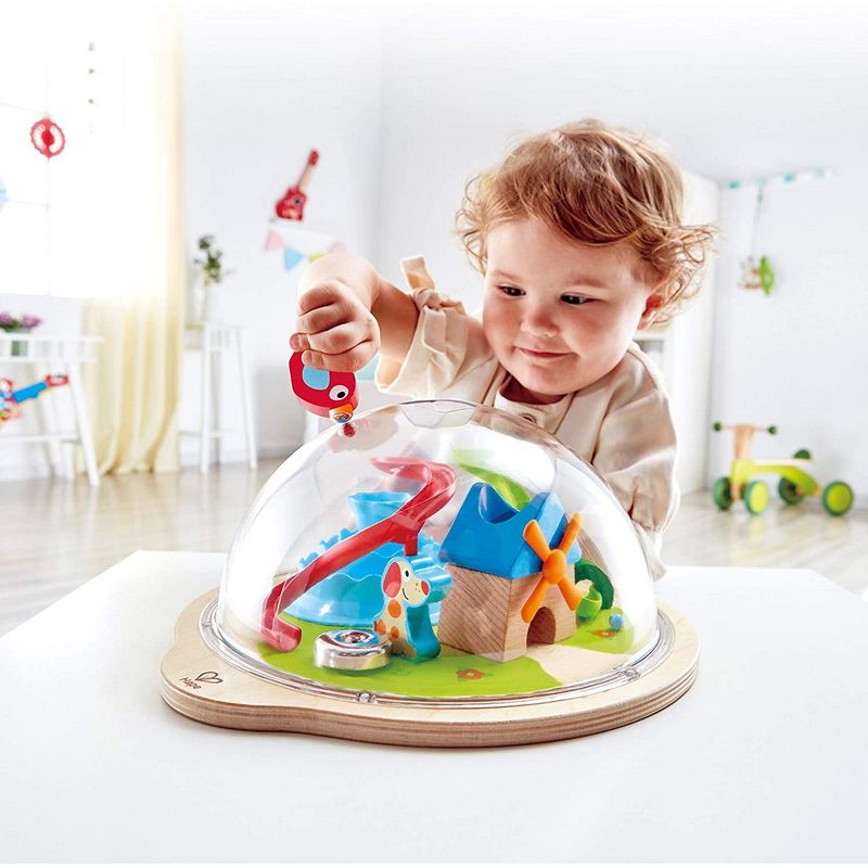 Jucarii, Copii si Bebe - Jucarii si jocuri - Jucarii & jocuri educative - Jucarii interactive - Hape labirint magnetic cu bile colorate - Infinity.ro