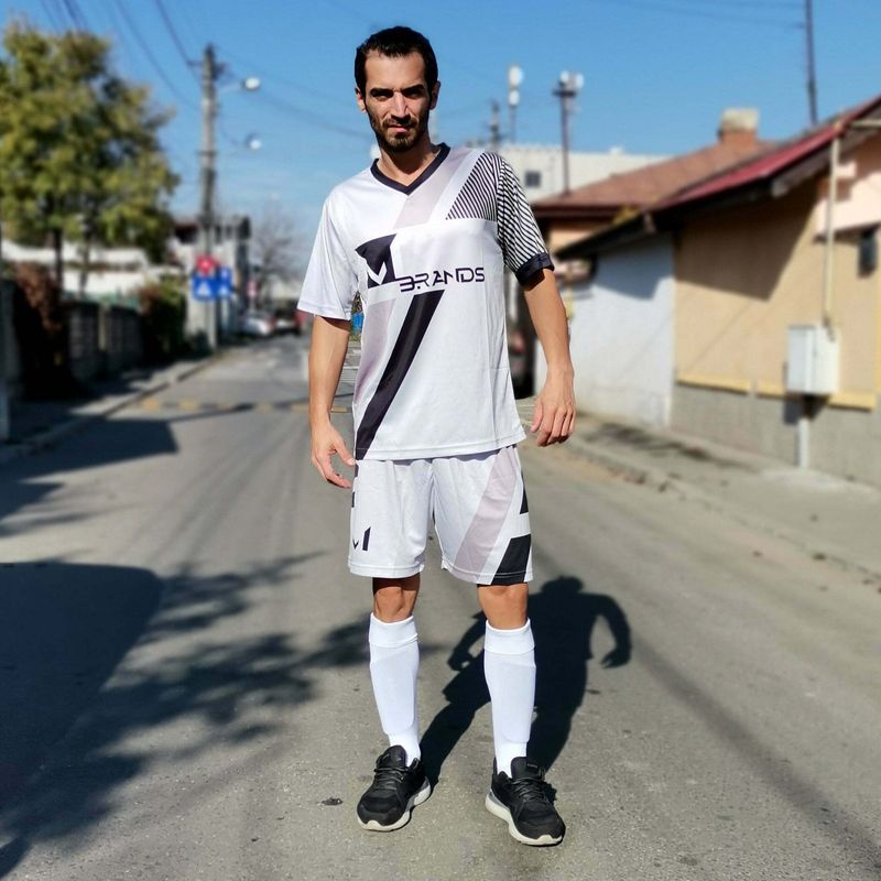 Sport si Outdoor - Echipament Sportiv - Imbracaminte sport - Echipamente complete - Echipament tricou , sort si jambiere MBrands , kit complet , calitate Pakistan S - Infinity.ro