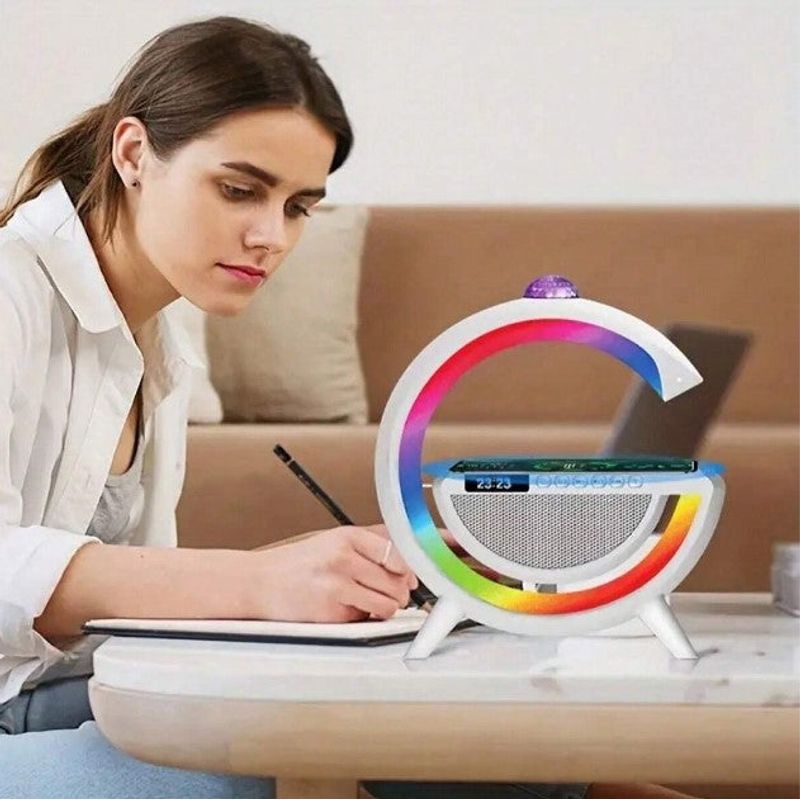 Casa si Gradina - Corpuri si surse de iluminat - Veioze si lampi - Lampadare - Statie Incarcare 3 in 1 cu lampa RGB, Wireless, Boxa Bluetooth, Ceas Digital - Infinity.ro