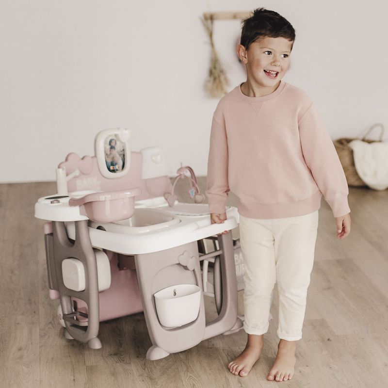 Jucarii, Copii si Bebe - Jucarii si jocuri - Papusi si accesorii - Papusi - Centru de ingrijire pentru papusi Smoby Baby Nurse Doll`s Play Center maro cu 23 accesorii - Infinity.ro