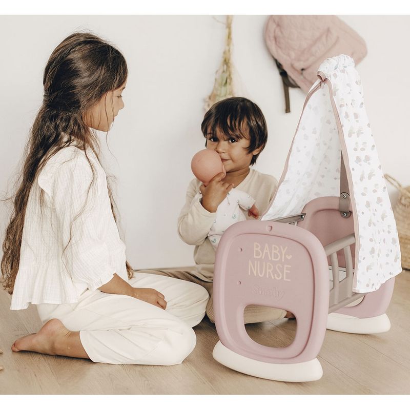 Jucarii, Copii si Bebe - Jucarii si jocuri - Papusi si accesorii - Papusi - Leagan pentru papusa Smoby Baby Nurse Cradle maro cu baldachin - Infinity.ro