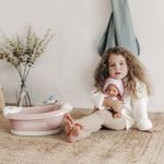 Jucarii, Copii si Bebe - Jucarii si jocuri - Papusi si accesorii - Papusi - Cadita pentru papusa Smoby Baby Nurse Baleno Bath roz cu accesorii - Infinity.ro