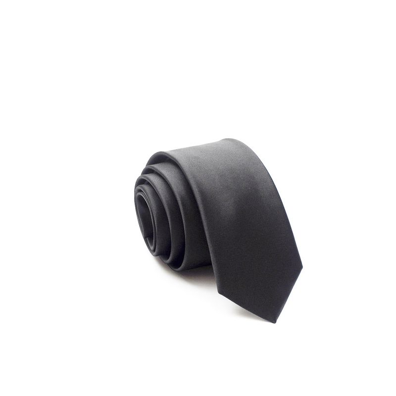 Fashion, accesorii si bijuterii - Barbati - Accesorii barbati - Cravate si papioane barbati - Cravata cu aspect matasos, gri inchis, 155 x 5 cm, Vivo, CRV1 - Infinity.ro