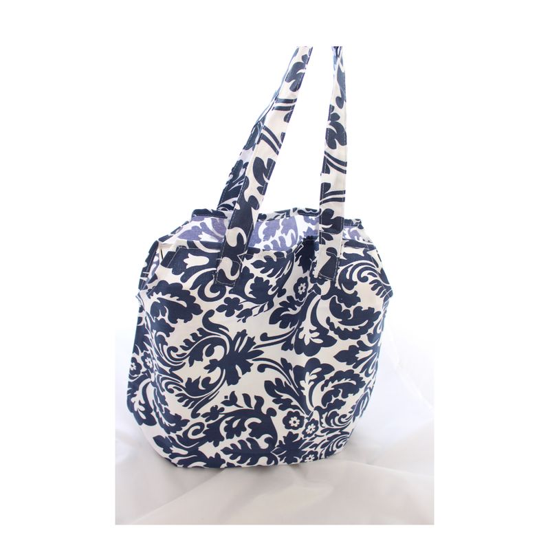 Fashion, accesorii si bijuterii - Femei - Accesorii femei - Genti si rucsacuri femei - Geanta pentru plaja, cu flori, alb-albastru, BB820, 46 x 47 cm, Vivo - Infinity.ro