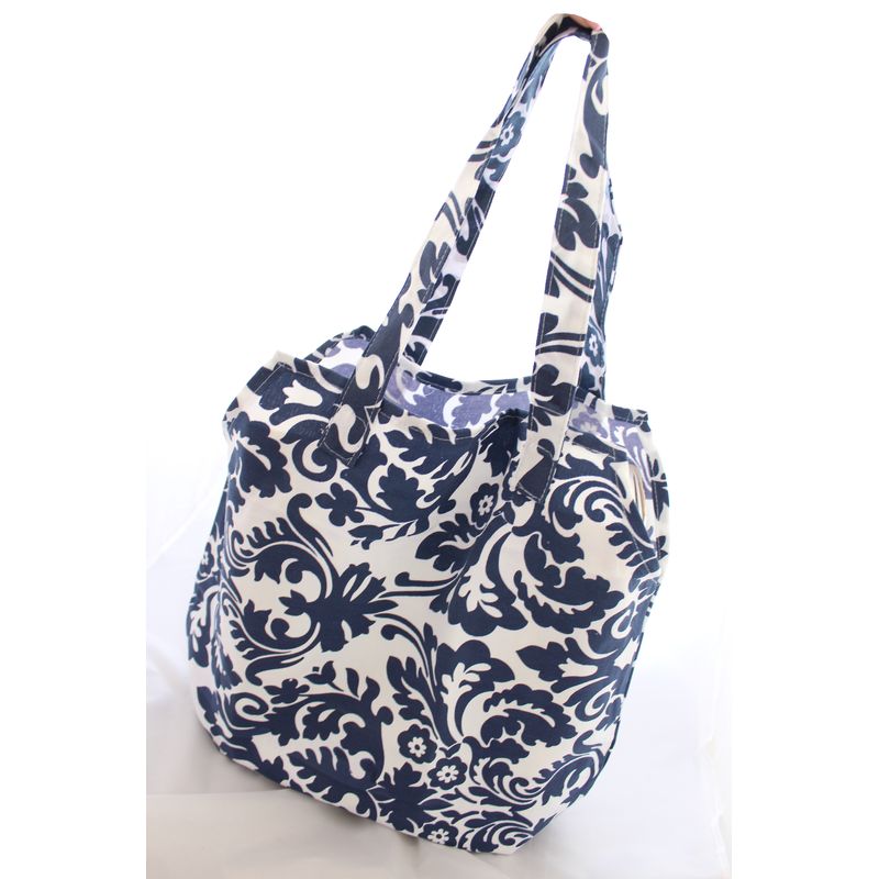 Fashion, accesorii si bijuterii - Femei - Accesorii femei - Genti si rucsacuri femei - Geanta pentru plaja, cu flori, alb-albastru, BB820, 46 x 47 cm, Vivo - Infinity.ro