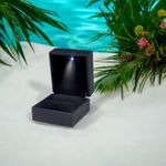 Fashion, accesorii si bijuterii - Femei - Bijuterii femei - Cutii bijuterii - Caseta ornamentala bijuterii, cu led, pentru ocazii deosebite, 65x60x50 mm, plastic, negru, catifea, cu pliculet gel antiumezeala - Infinity.ro