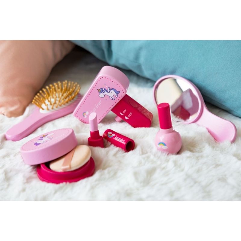 Jucarii, Copii si Bebe - Jucarii si jocuri - Jucarii & jocuri educative - Jucarii interactive - Gentuta de make-up cu 6 elemente din lemn Ecotoys PH10C001 - Infinity.ro