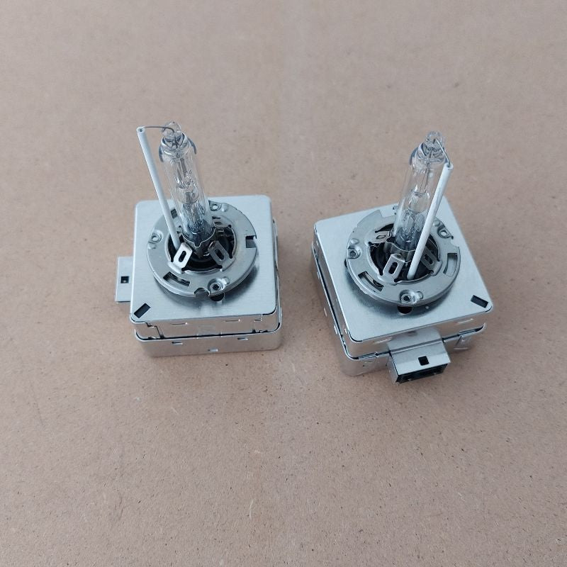 Casa si Gradina - Corpuri si surse de iluminat - Becuri si tuburi neon - Becuri - Set 2 becuri xenon D3S 35W, lumina alb-rece, 6000K, 3200LM, flansa metal - Infinity.ro