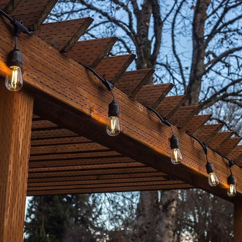Casa si Gradina - Corpuri si surse de iluminat - Iluminat exterior - Instalatii luminoase exterior - Ghirlanda Luminoasa LED cu Pendule, Interconectabila, 10m/20m cu 20 becuri, Soclu E27, Lumina Alba Calda - 20m - Infinity.ro