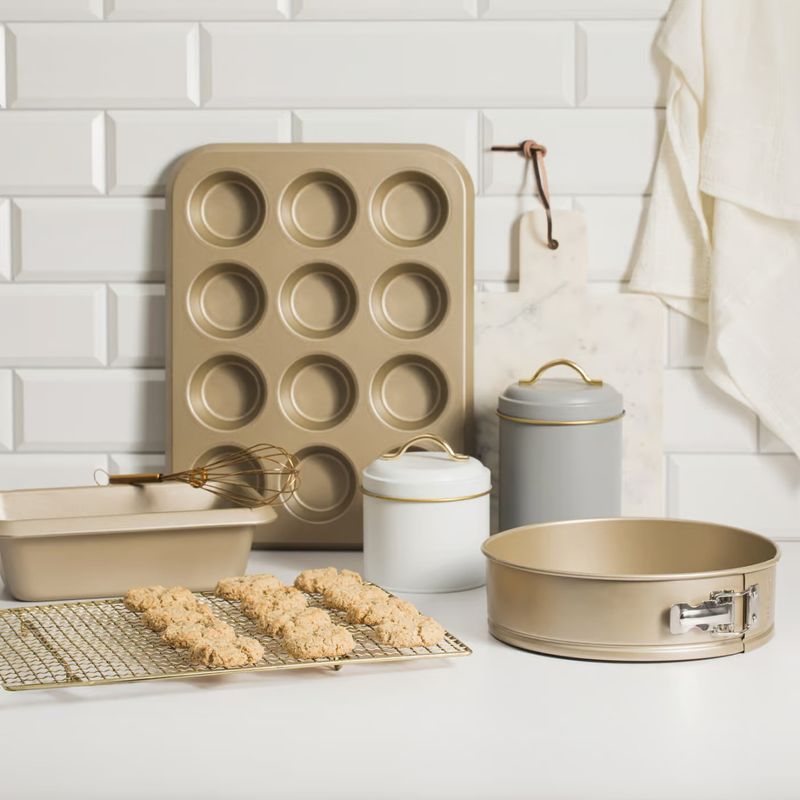 Casa si Gradina - Bucatarie si vesela - Vase pentru gatit - Tavi copt - Forma briose 37x28x3cm, 12 portii, invelis antiaderent, AMBITION Royal - Infinity.ro