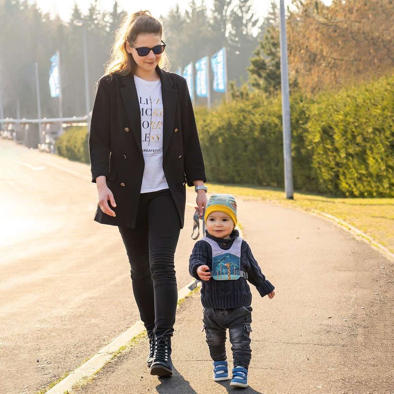 Jucarii, Copii si Bebe - Carucioare si articole de transport - Marsupii si hamuri bebe - Ham de siguranta si mers pentru bebelusi, reglabil, cu frau de ghidare detasabil, Reer Travelkid Go 53132 - Infinity.ro