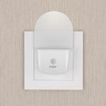 Casa si Gradina - Corpuri si surse de iluminat - Veioze si lampi - Lampi de veghe copii - Lampa de veghe pentru priza, cu senzor de noapte sau zi, 0+ luni, Reer NightGuide 52380 - Infinity.ro