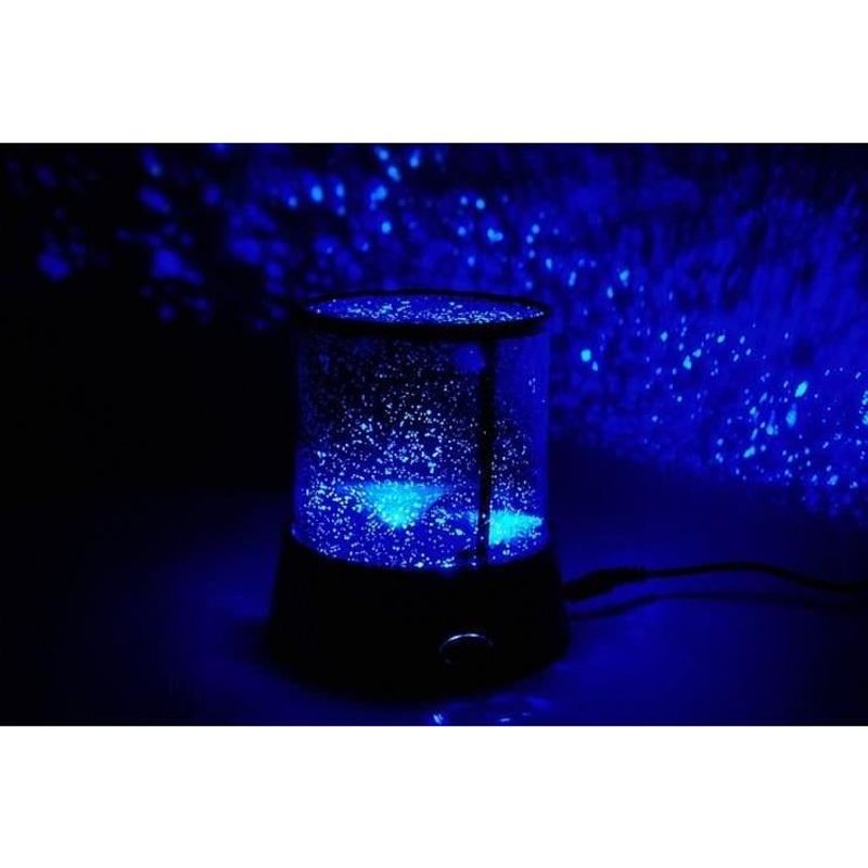 Casa si Gradina - Corpuri si surse de iluminat - Veioze si lampi - Lampi de veghe copii - Lampa de noptiera cu proiector, model cer instelat, 3xAA, 11.7x10.8 cm, Isotrade - Infinity.ro