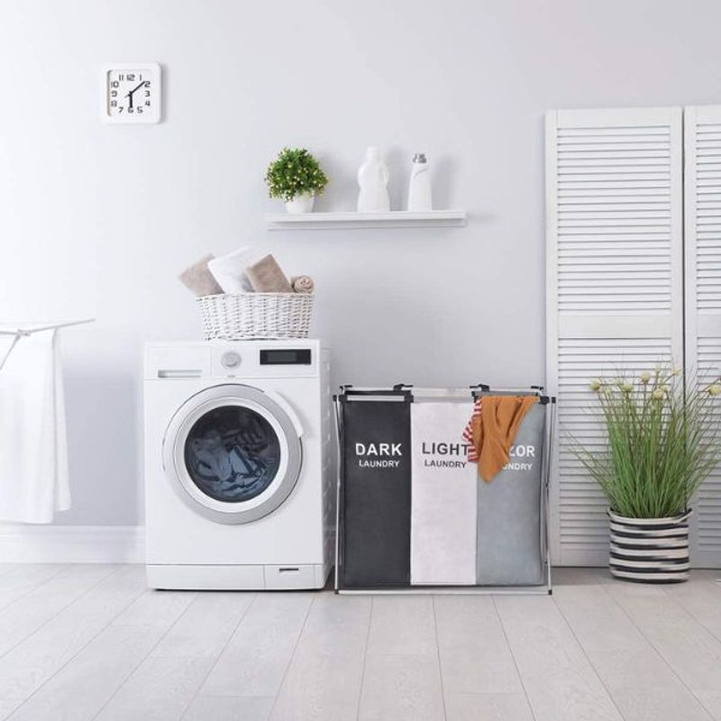 Market - Spalare si intretinere rufe - Uscatoare de rufe si accesorii - Cos de rufe pliabil, 3 compartimente, cadru din aluminiu si panza oxford, 135 L, 65.5 x 39.5 x 60 cm, Multicolor - Infinity.ro