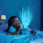 Casa si Gradina - Corpuri si surse de iluminat - Veioze si lampi - Lampi de veghe copii - Jucarie din plus Koko Koala, lampa de veghe si proiector de stele cu muzica, senzor inteligent de plans, 0+ luni - Infinity.ro