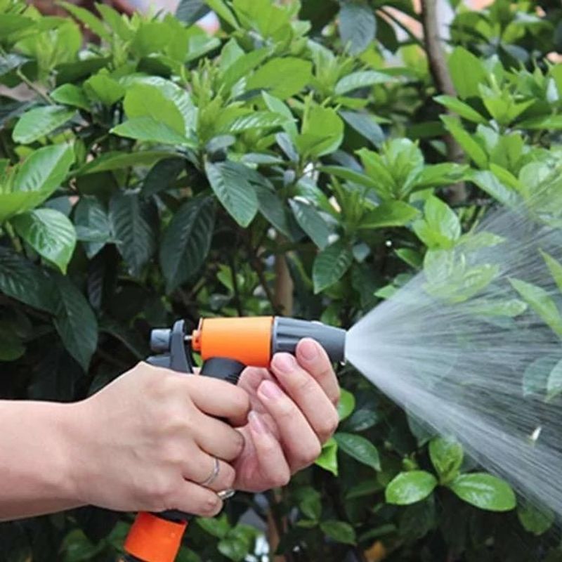 Casa si Gradina - Gradinarit si plante - Instalatii si accesorii pentru irigatii - Accesorii irigare - Pistol de pulverizare apa cu duza din alama , culoare: negru/rosu - Infinity.ro