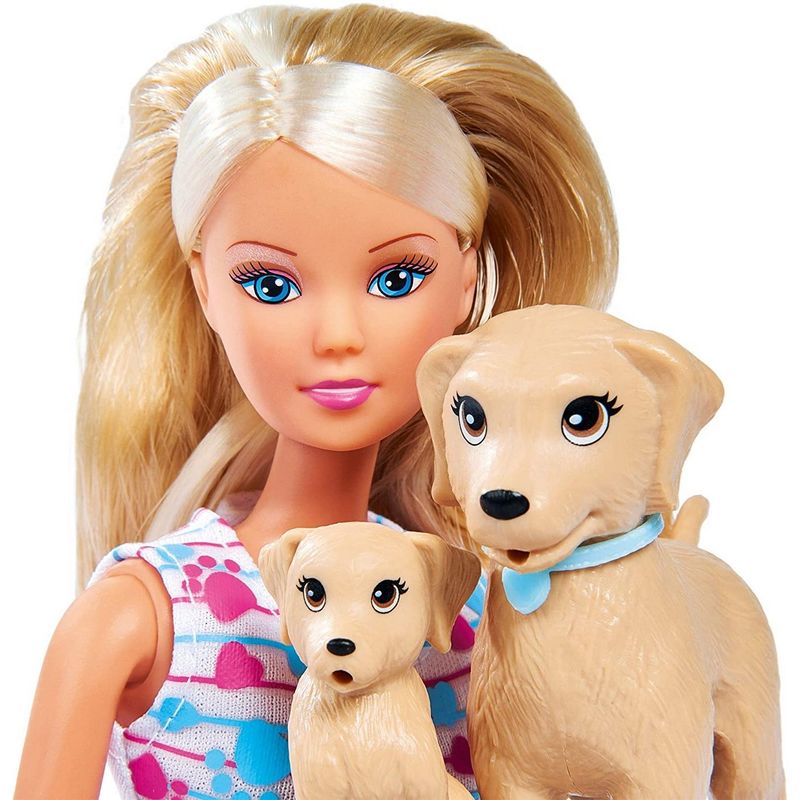 Jucarii, Copii si Bebe - Jucarii si jocuri - Papusi si accesorii - Papusi - Papusa steffi love cu catelusii la plimbare - Infinity.ro