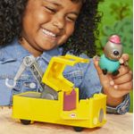 Jucarii, Copii si Bebe - Jucarii si jocuri - Figurine - PEPPA PIG CAMIONUL DE REMORCARE - Infinity.ro