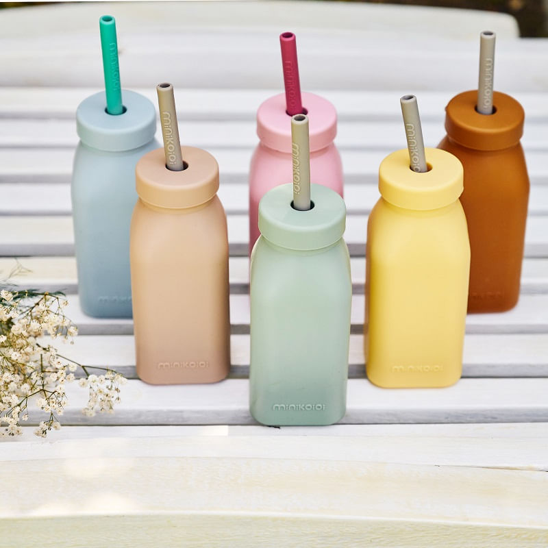 Jucarii, Copii si Bebe - Hrana si alaptare - Biberoane, suzete si accesorii hranire - Cani, pahare si accesorii bebe - Sticla cu pai din silicon, Minikoioi - Aqua Green - Infinity.ro