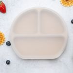 Jucarii, Copii si Bebe - Hrana si alaptare - Biberoane, suzete si accesorii hranire - Articole hranire bebelusi - Farfurie compartimentata din silicon cu ventuza si capac, AppeKids - Bubble Beige - Infinity.ro