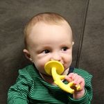 Jucarii, Copii si Bebe - Jucarii si jocuri - Jucarii bebelusi - Jucarii pentru dentitie - INEL GINGIVAL DIN SILICON, MOMBELLA - ELEFANT GALBEN - Infinity.ro