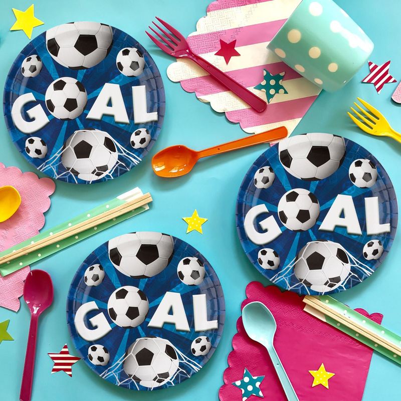 Casa si Gradina - Decoratiuni - Decoratiuni petrecere - Vesela pentru petrecere - Farfurii carton, model fotbal, set 10 bucati, diametru 18cm, multicolor - Infinity.ro