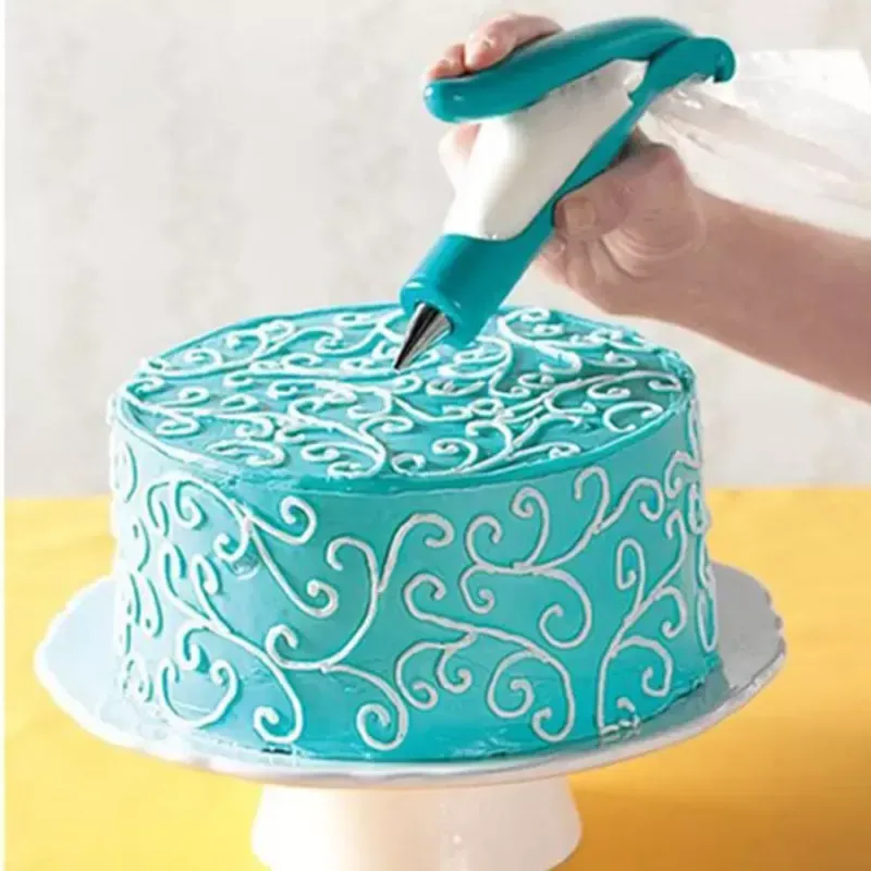 Casa si Gradina - Bucatarie si vesela - Ustensile bucatarie - Forme prajituri - Set de Pos si Accesorii pentru Decorare cu Crema, disponibile in diferite culori - Infinity.ro