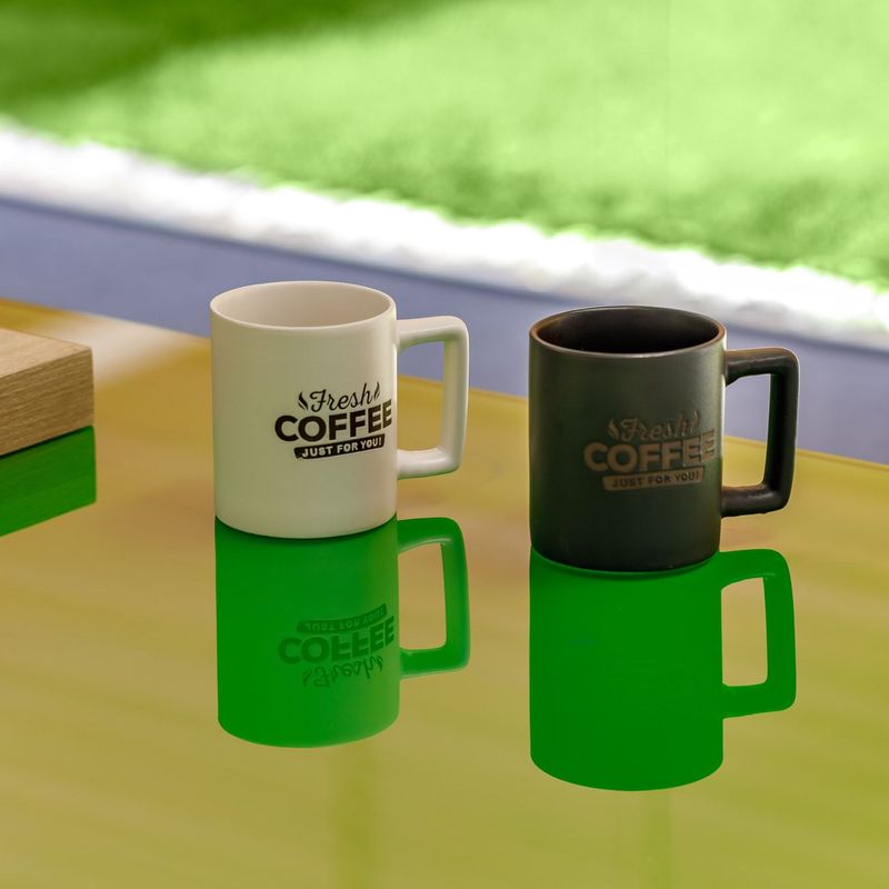 Casa si Gradina - Bucatarie si vesela - Cani si pahare - Cani si cesti - Set cani ceramice, model "fresh coffe just for you", alb si negru, capacitate 310ml, 2 bucati - Infinity.ro