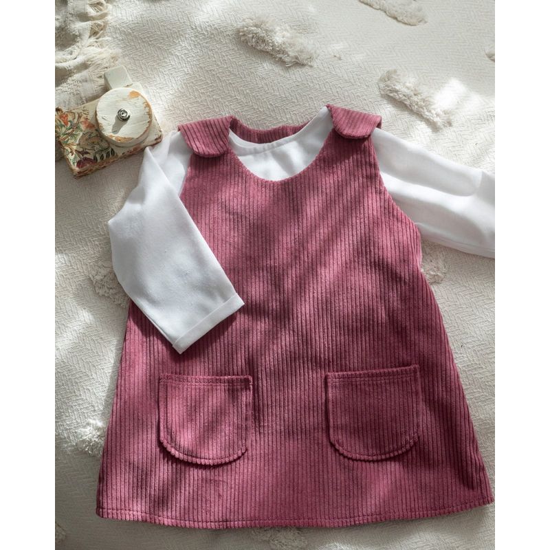 Fashion, accesorii si bijuterii - Copii - Imbracaminte copii - Rochii copii - Sarafan din catifea reiata roz pudrat cu capse si buzunare aplicate 116 cm 6 ani - Infinity.ro