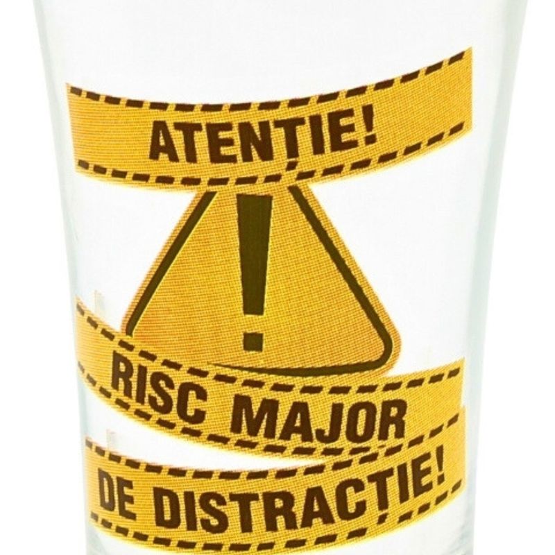 Casa si Gradina - Bucatarie si vesela - Cani si pahare - Pahare - Pahar pentr shot, 7cm, cu mesajul Atentie! Risc major de distractie! - Infinity.ro
