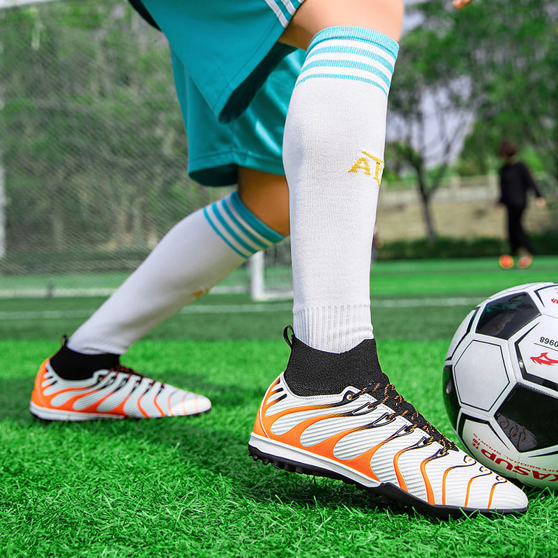 Sport si Outdoor - Echipament Sportiv - Incaltaminte sport - Pantofi sport - Ghete de fotbal MBrands, 7.8 cu glezna  pentru teren sintetic, alb 35 - Infinity.ro