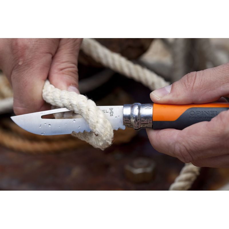 Sport si Outdoor - Camping - Cutite, bricege si accesorii - Cutite si bricege - Cutit de buzunar cu fluier N°08, inox, 8,5 cm, "Outdoor", Soft Orange - Opinel - Infinity.ro