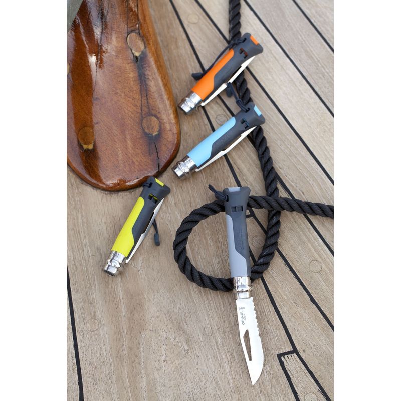 Sport si Outdoor - Camping - Cutite, bricege si accesorii - Cutite si bricege - Cutit de buzunar cu fluier N°08, inox, 8,5 cm, "Outdoor", Green - Opinel - Infinity.ro
