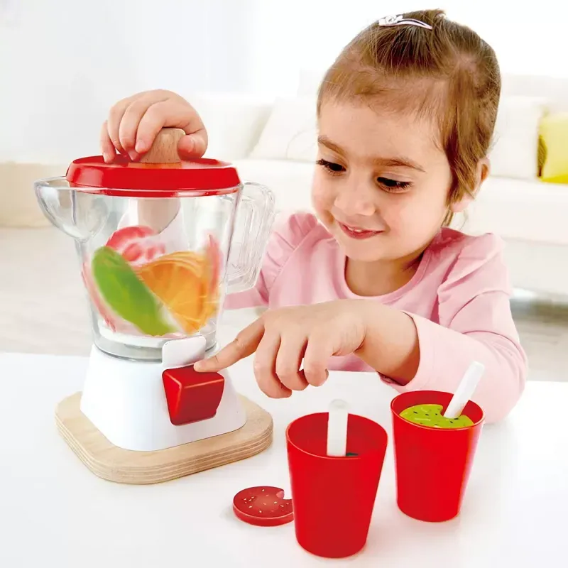 Jucarii, Copii si Bebe - Jucarii si jocuri - Jucarii de rol - Bucatarii copii - Blender de jucarie din lemn - Infinity.ro