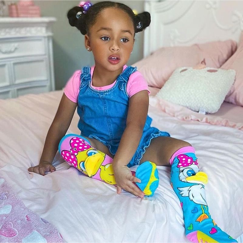 Fashion, accesorii si bijuterii - Copii - Lenjerie si pijamale copii - Sosete si dresuri copii - Sosete lungi colorate Madmia pentru fete Fluffy duck 3-5 ani - Infinity.ro