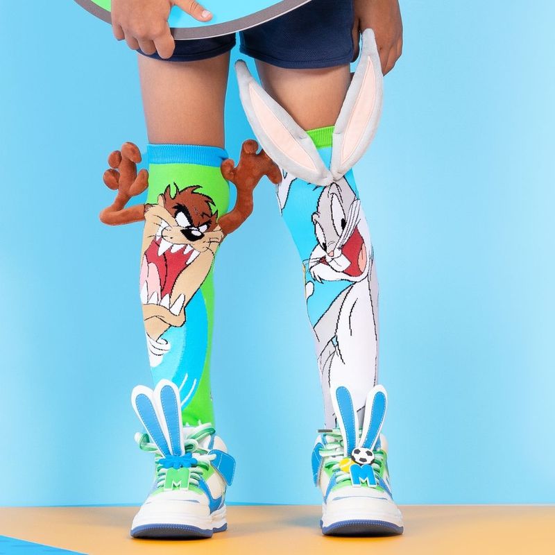 Fashion, accesorii si bijuterii - Copii - Lenjerie si pijamale copii - Sosete si dresuri copii - Sosete lungi colorate Madmia pentru baieti Bugs Bunny si Taz 6-99 ani - Infinity.ro