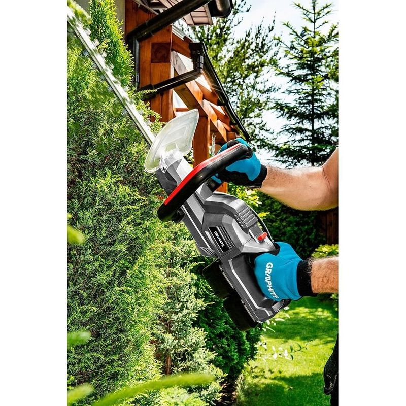 Casa si Gradina - Gradinarit si plante - Utilaje gradina - Trimmere electrice - Foarfeca electrica de tuns gard viu, 2x18V Li-ion (acumulatori neinclusi), 52 cm, Graphite Energy - Infinity.ro