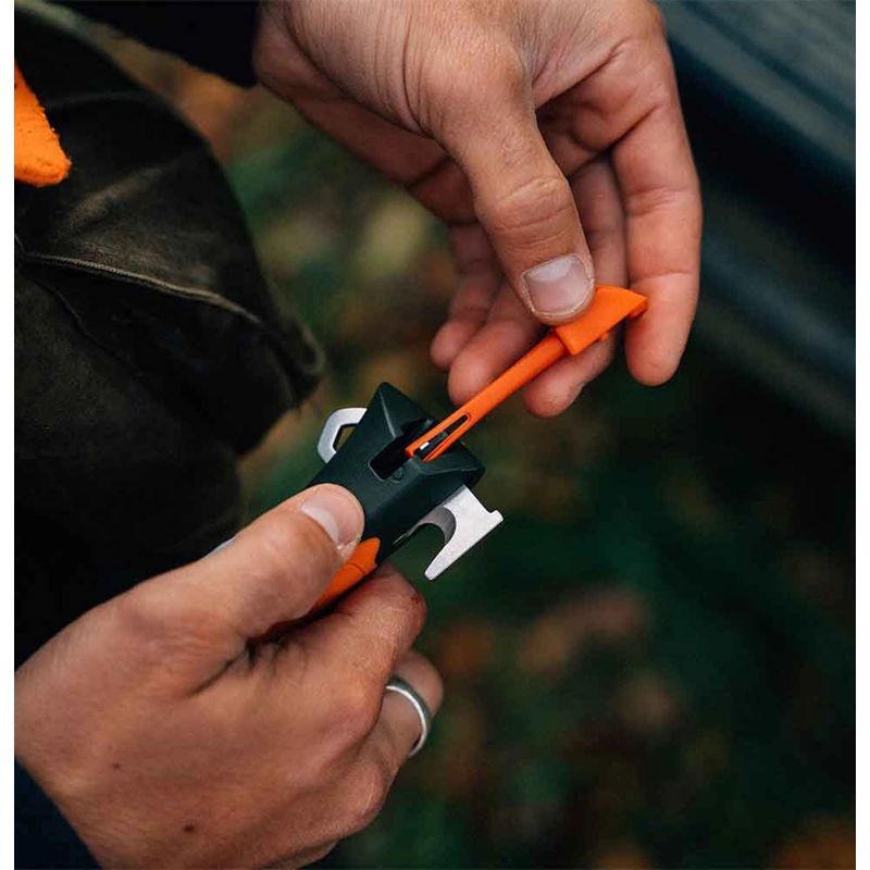 Petshop - Ingrijire si Igiena - Aparate de ingrijire - Alte aparate ingrijire animale - Dispozitiv extragere capuse, plastic, "Explore" - Opinel - Infinity.ro