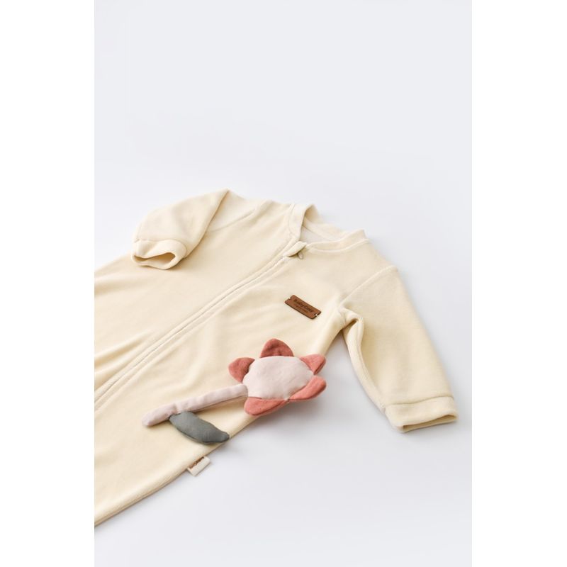 Fashion, accesorii si bijuterii - Copii - Imbracaminte copii - Salopete copii - Salopeta cu maneca lunga si fermoar din 80%bumbac organic si 20% poliester -Crem, BabyCosy (Marime: 9-12 luni) - Infinity.ro