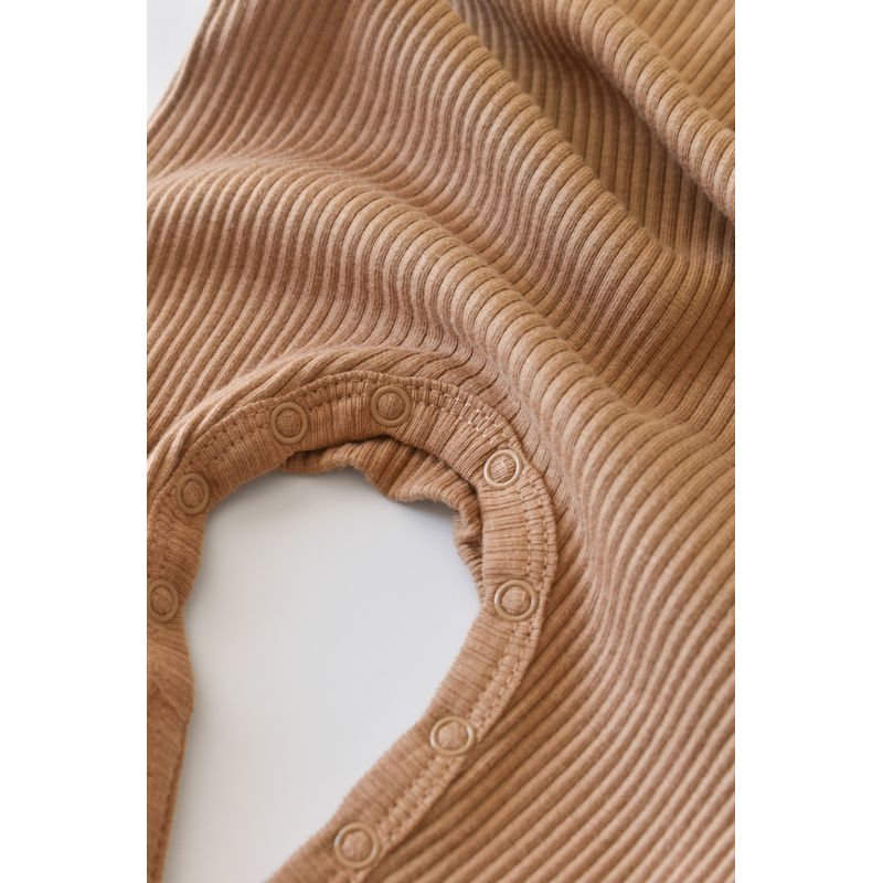 Fashion, accesorii si bijuterii - Copii - Imbracaminte copii - Salopete copii - Salopeta cu maneca lunga si pantaloni lungi din bumbac organic si modal - Maro BabyCosy (Marime: 12-18 Luni) - Infinity.ro