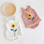 Fashion, accesorii si bijuterii - Copii - Imbracaminte copii - Salopete copii - Salopeta tricotata cu floarea soarelui Drool (Culoare: Alb, Marime: 12-18 Luni) - Infinity.ro