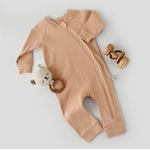 Fashion, accesorii si bijuterii - Copii - Imbracaminte copii - Salopete copii - Salopeta cu fermoar cu maneca lunga si pantaloni lungi din 95%bumbac organic si 5% elastan - Blush BabyCosy (Marime: 6-9 luni) - Infinity.ro