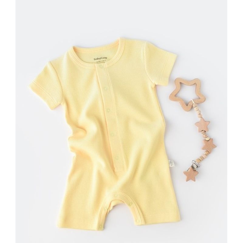 Fashion, accesorii si bijuterii - Copii - Imbracaminte copii - Salopete copii - Salopeta cu pantaloni scurti - 100% bumbac organic - Galben, BabyCosy (Marime: 9-12 luni) - Infinity.ro