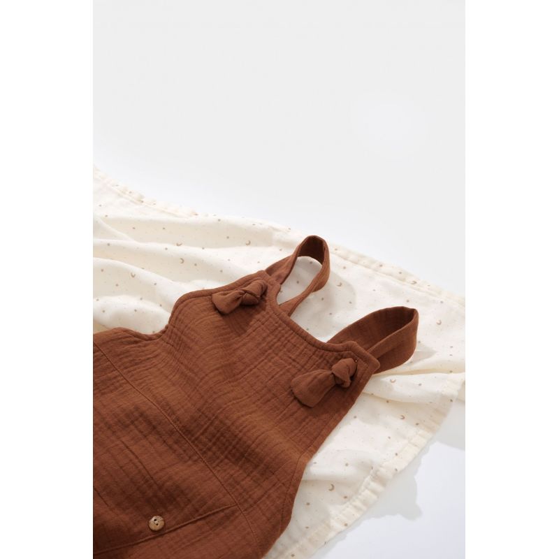 Fashion, accesorii si bijuterii - Copii - Imbracaminte copii - Salopete copii - Salopeta de vara cu pantaloni lungi din muselina, BabyCosy, 100%bumbac, caramiziu (Marime: 3-6 Luni) - Infinity.ro