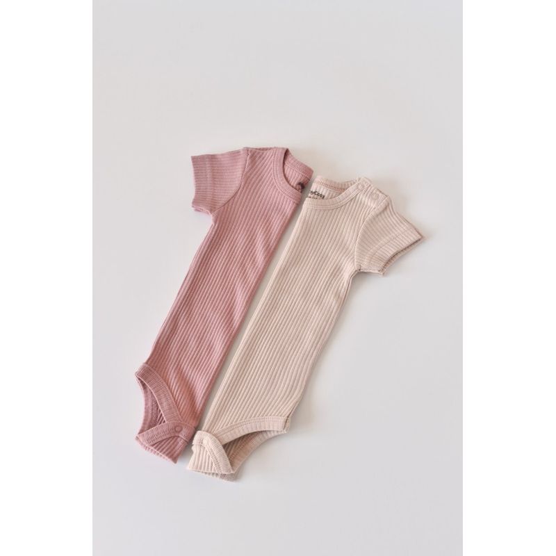 Fashion, accesorii si bijuterii - Copii - Imbracaminte copii - Body-uri copii - Set de 2 body-uri cu maneca scurta din bumbac organic si modal - Roz/Blush BabyCosy (Marime: 9-12 luni) - Infinity.ro