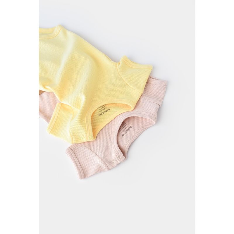 Fashion, accesorii si bijuterii - Copii - Imbracaminte copii - Body-uri copii - Set 2 body-uri bebe unisex -100% bumbac organic - Galben/Roz, BabyCosy (Marime: 6-9 luni) - Infinity.ro