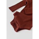 Fashion, accesorii si bijuterii - Copii - Imbracaminte copii - Body-uri copii - Set 3 piese: body cu maneca lunga, pantaloni lungi cu botosei si caciulita din bumbac organic si modal - Caramiziu, BabyCosy (Ma - Infinity.ro