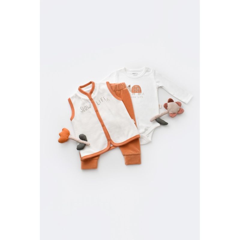 Fashion, accesorii si bijuterii - Copii - Imbracaminte copii - Body-uri copii - Set 3 piese Broscuta cu body, pantalonasi si vestuta din 80%bumbac organic si 20% poliester - Portocaliu, BabyCosy (Marime: 6-9 - Infinity.ro