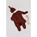 Fashion, accesorii si bijuterii - Copii - Imbracaminte copii - Treninguri si compleuri copii - Set 3 piese: bluzita cu maneca lunga, pantaloni lungi si caciulita din bumbac organic si modal - Caramiziu BabyCosy (Marime: 3-6 - Infinity.ro