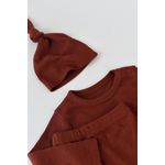 Fashion, accesorii si bijuterii - Copii - Imbracaminte copii - Treninguri si compleuri copii - Set 3 piese: bluzita cu maneca lunga, pantaloni lungi si caciulita din bumbac organic si modal - Caramiziu BabyCosy (Marime: 3-6 - Infinity.ro